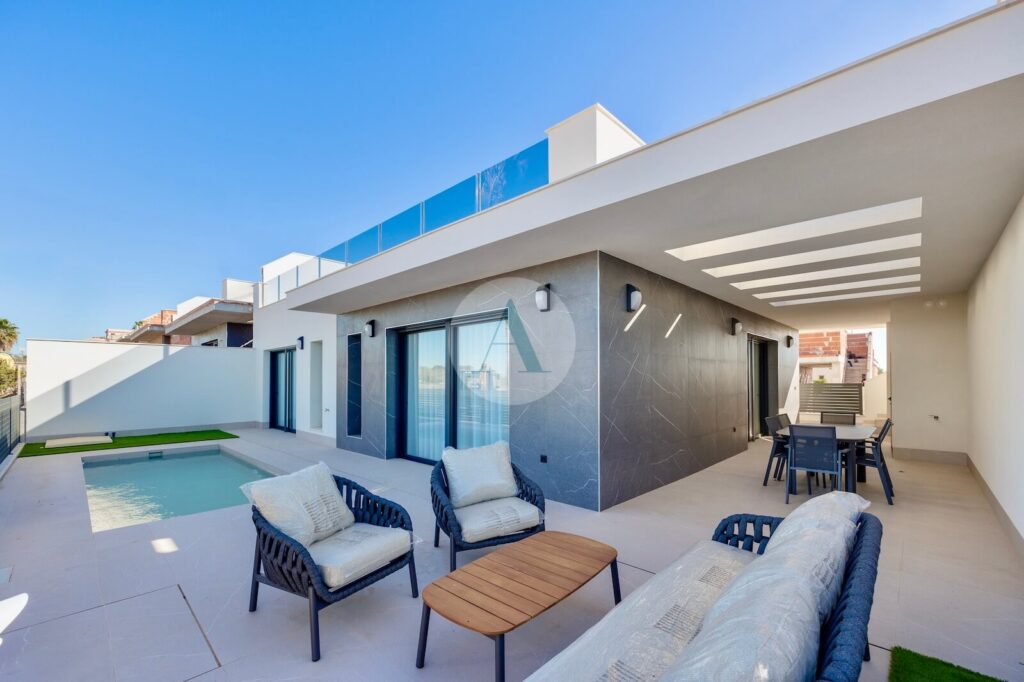 Nieuwbouwvillas met prive zwembad in torrevieja