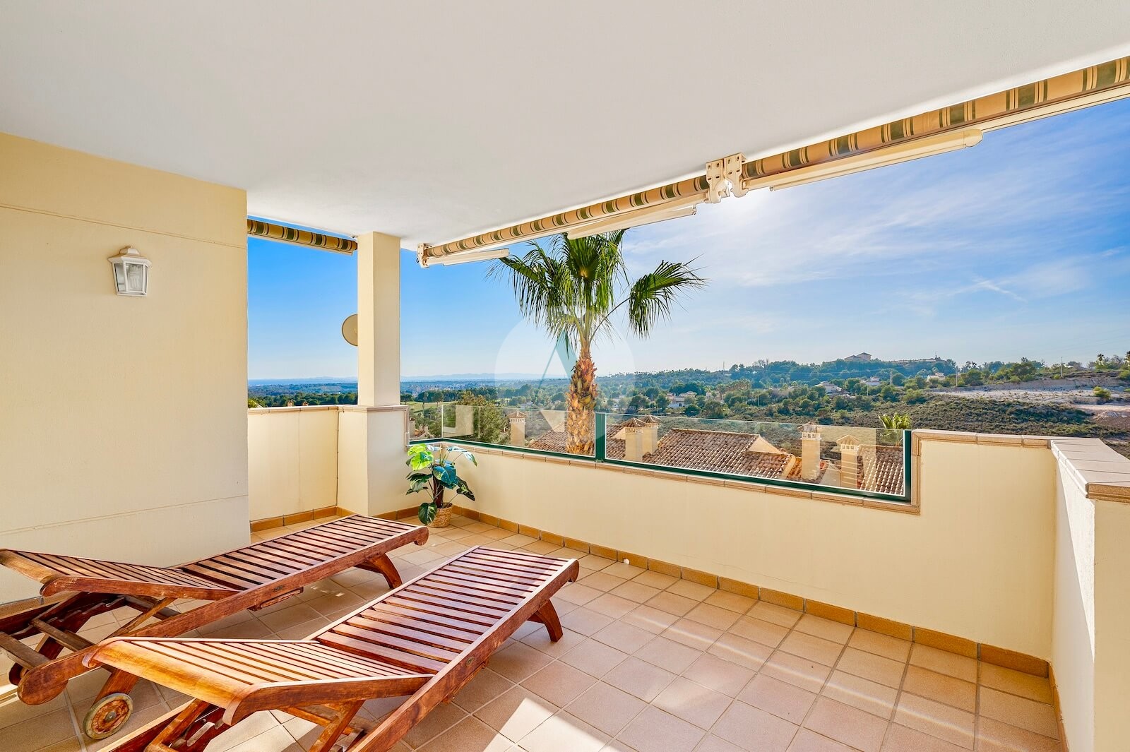 Appartement met dakterras en panoramisch uitzicht op zee en golf in lomas de campoamor