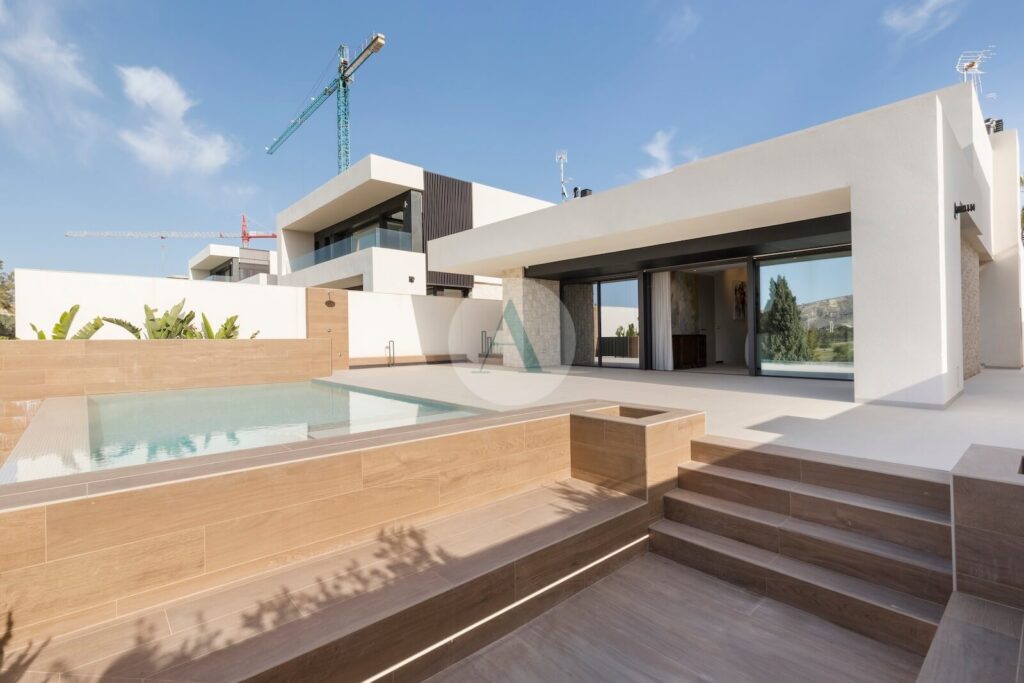 Exclusieve villa op de eerste lijn in la finca golf